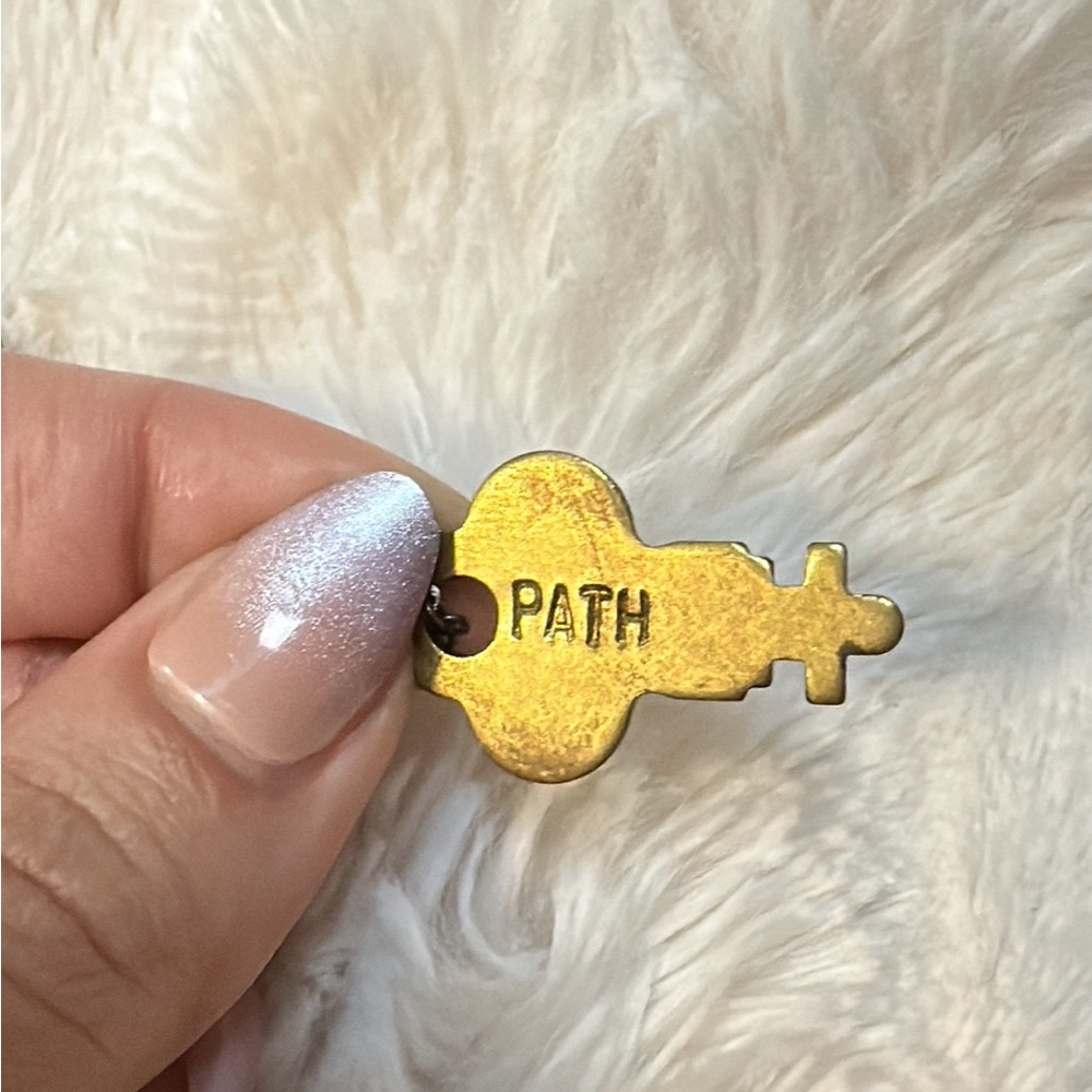 Gold Giving Key Engraved Necklace - Picture 3 of 5